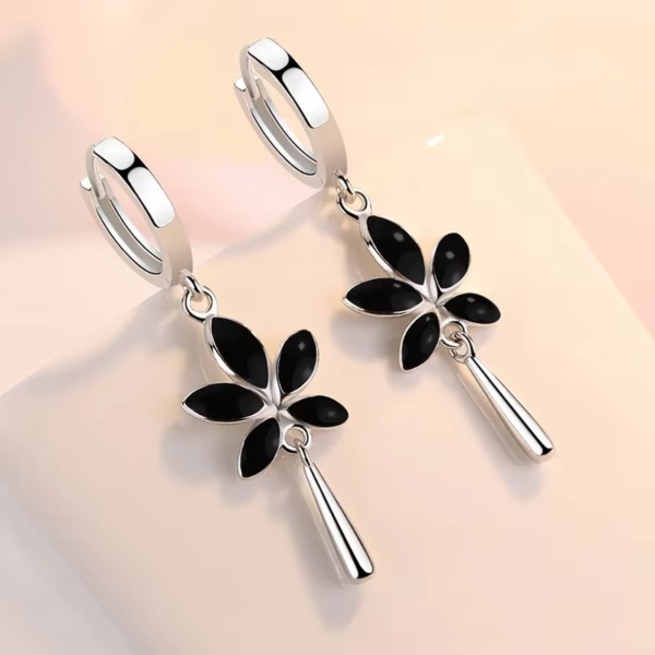 Retro Creative black Maple Leaf Eardrop | New Trendy 925 Sterling Silver Earrings For Women | Ear Jewelry for Girls | Valentine's Day Gifts
